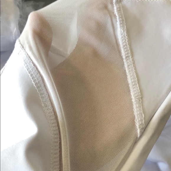 Electric Yoga | Knee V-Line Leggings in White - Picture 7 of 7